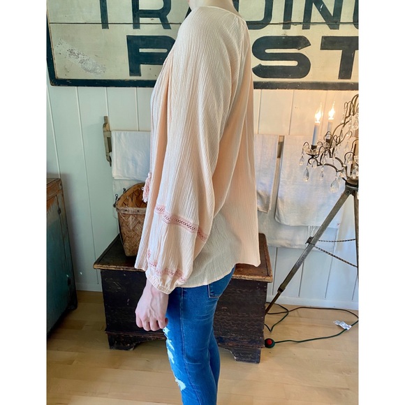 SOLD ♥️ Spell ♥️ Moroccan Luxe Pink Blouse - Picture 4 of 9